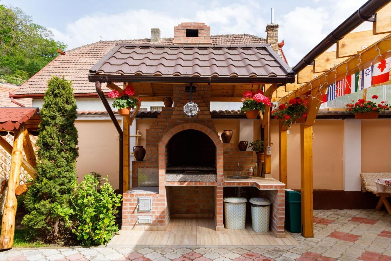 Casa Dacica Hotel Risnov Exterior photo